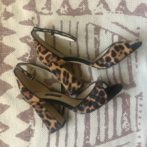 Nine West “Leopard” Sandals (NEW!!) Worn once! - Picture 5 of 8